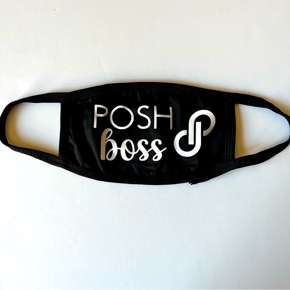 💸Poshmark Posh Boss Black And White Face Mask💸